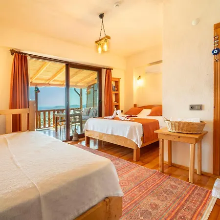 Istlada Tas Ev - Kekova View Kapaklı