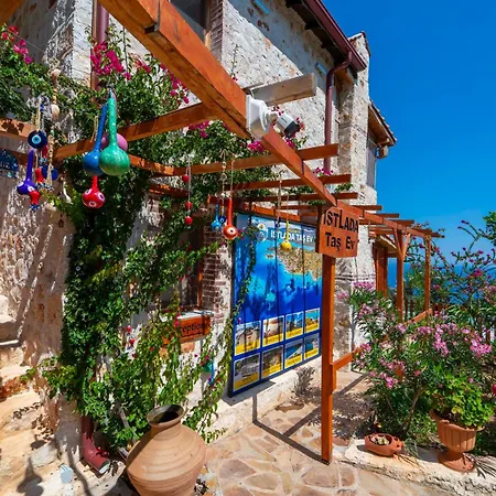 Istlada Tas Ev - Kekova View Kapaklı