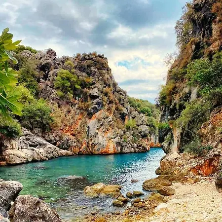 Istlada Tas Ev - Kekova View Kapaklı